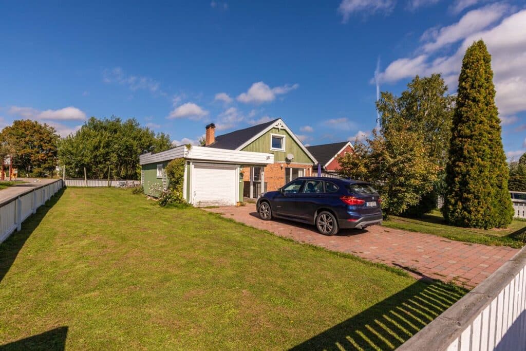 Hus på Torkils väg 16 i Sollentuna