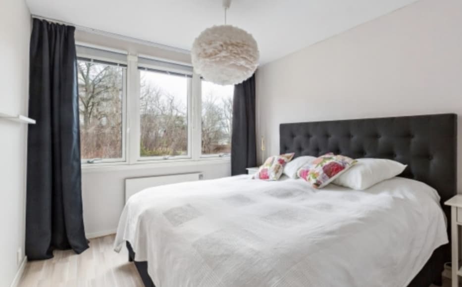 Radhus på Målarvägen 28 i Bro